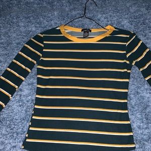 Long sleeve rue 21 top